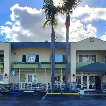 Quality Inn & Suites Anaheim At The Park Екстериор снимка