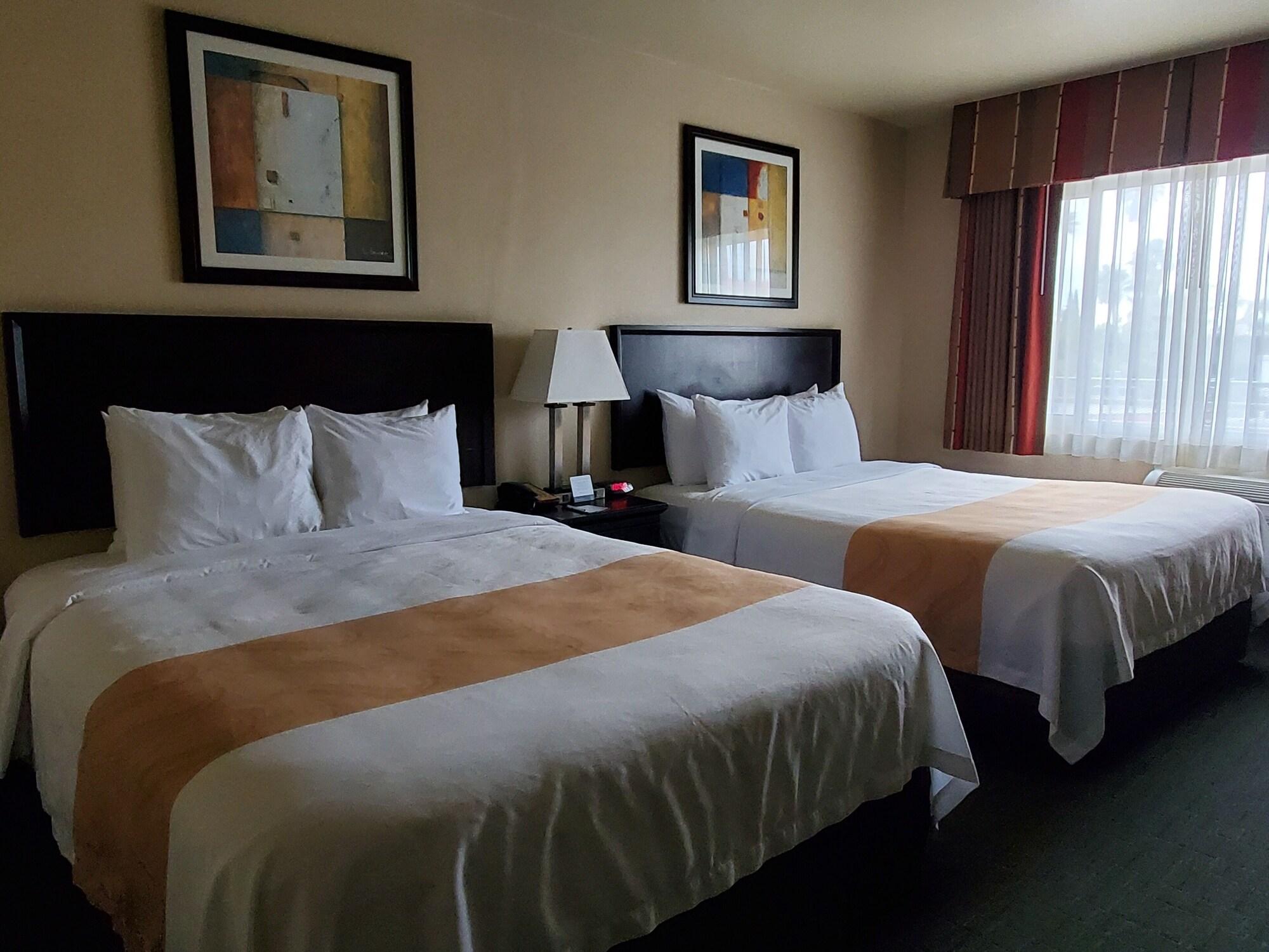 Quality Inn & Suites Anaheim At The Park Екстериор снимка