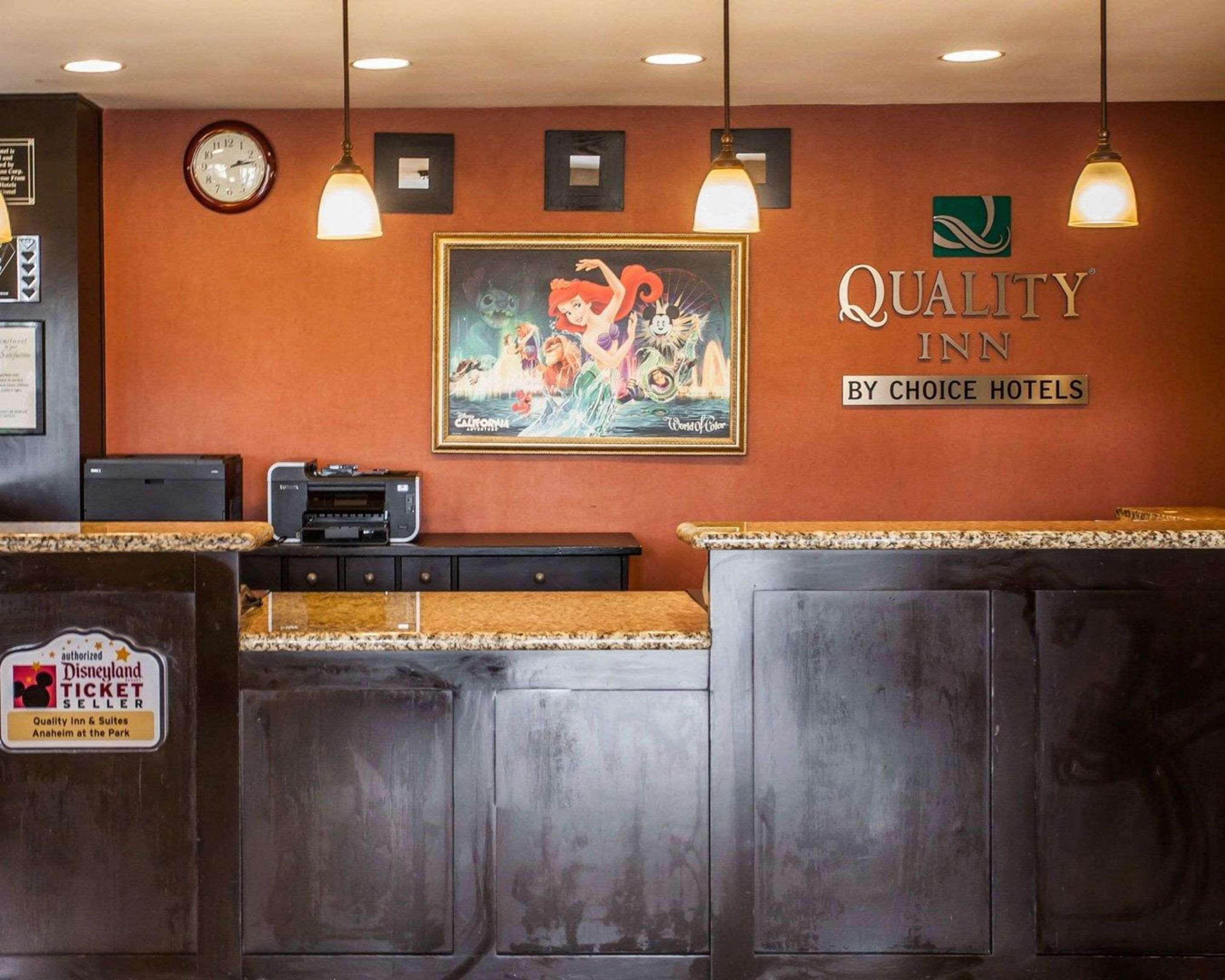 Quality Inn & Suites Anaheim At The Park Екстериор снимка