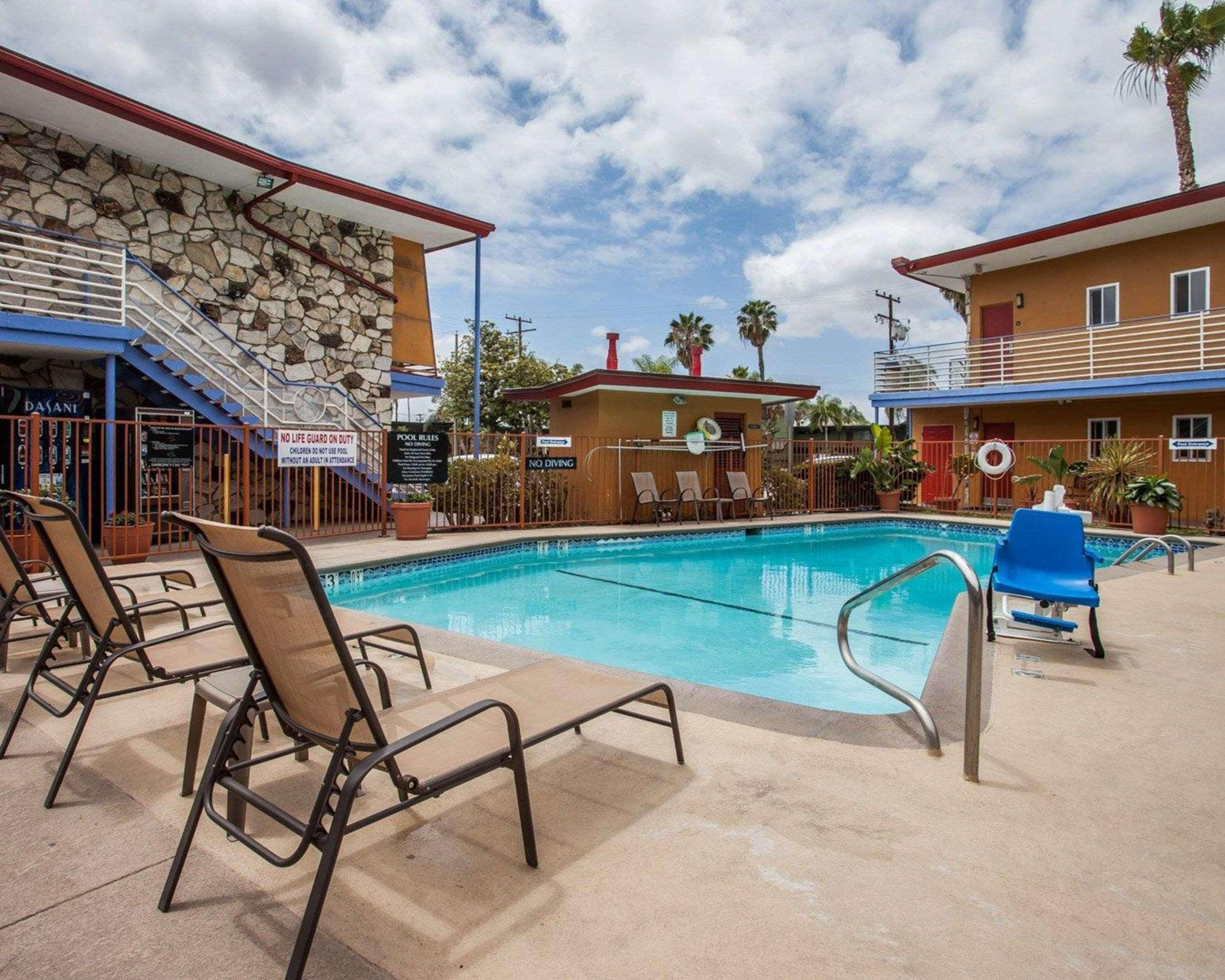 Quality Inn & Suites Anaheim At The Park Екстериор снимка