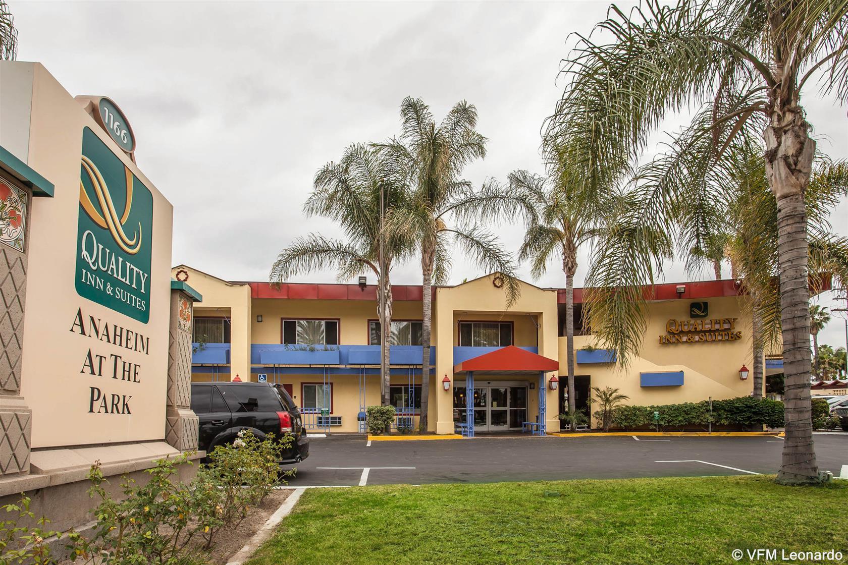 Quality Inn & Suites Anaheim At The Park Екстериор снимка