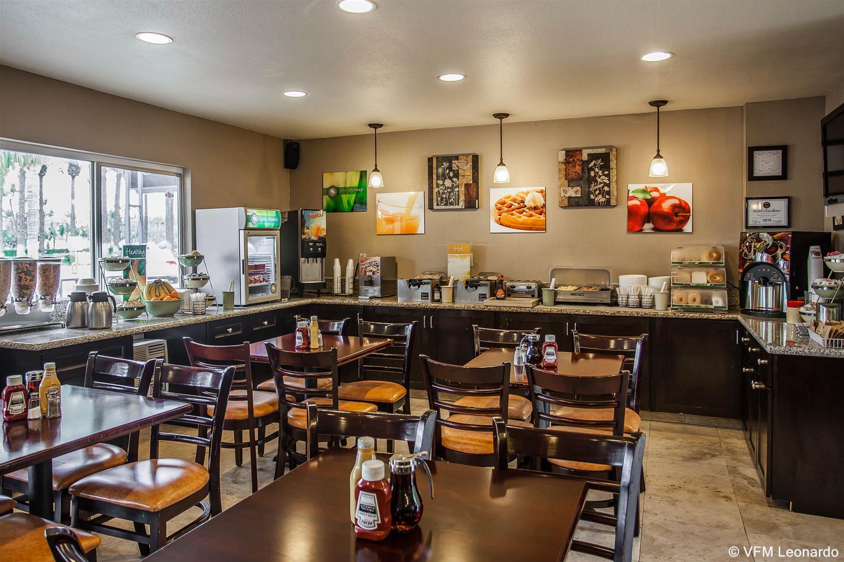 Quality Inn & Suites Anaheim At The Park Екстериор снимка