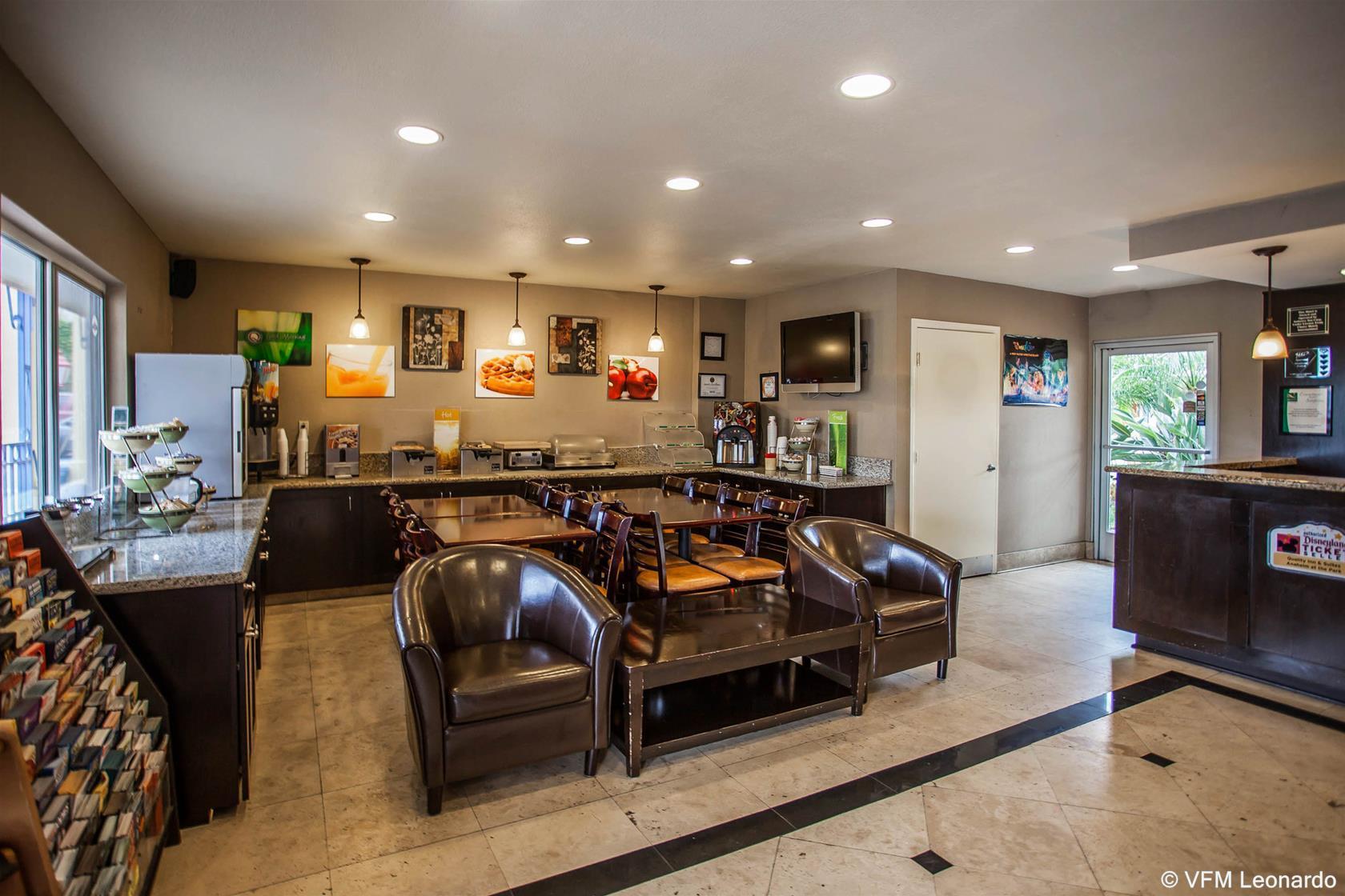 Quality Inn & Suites Anaheim At The Park Екстериор снимка