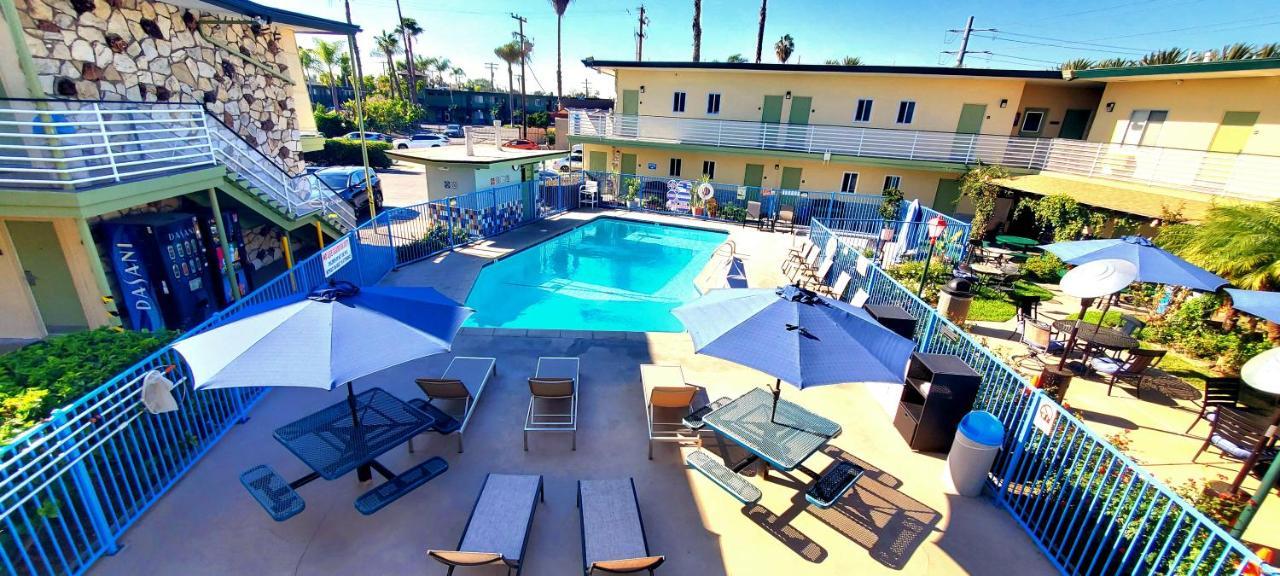 Quality Inn & Suites Anaheim At The Park Екстериор снимка